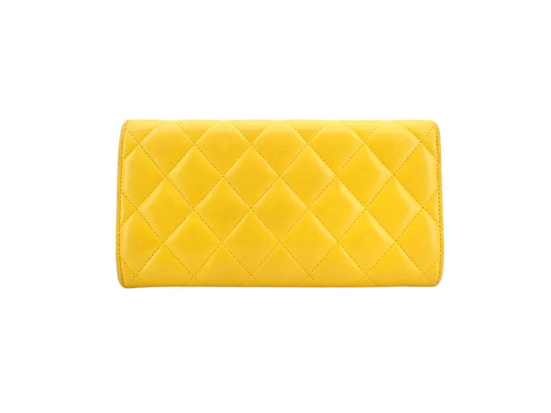 Bring Your Own Sunshine – Chanel Classic Flap Pung i gult Lammeskind med Sølvhardware