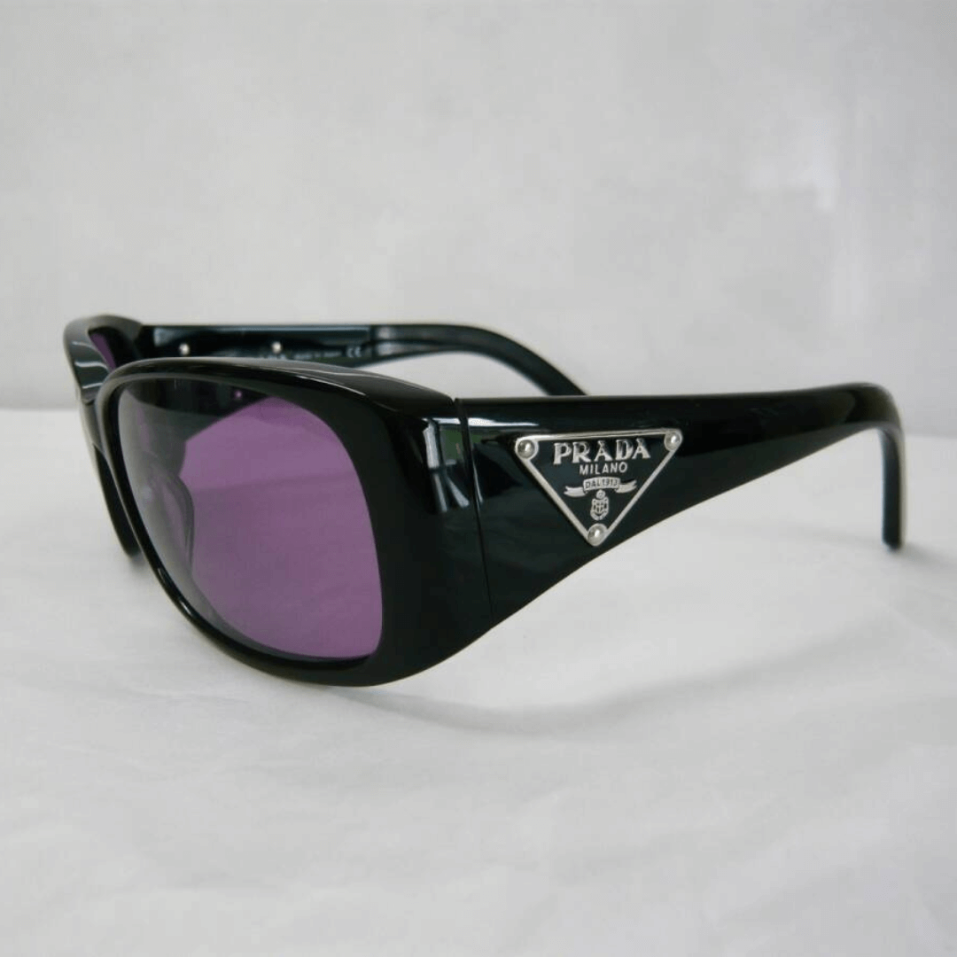 Prada frontvinkel – preloved solbriller til kvinder med lilla linser
