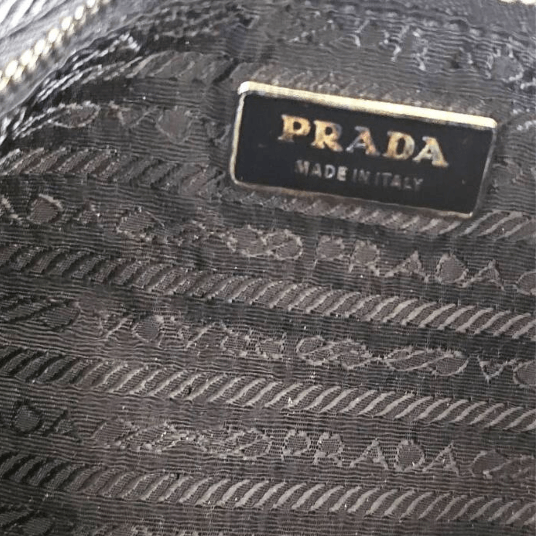 Prada Tessuto Nylon Tote indvendig mærkat – Made in Italy – preloved luksus shopper taske