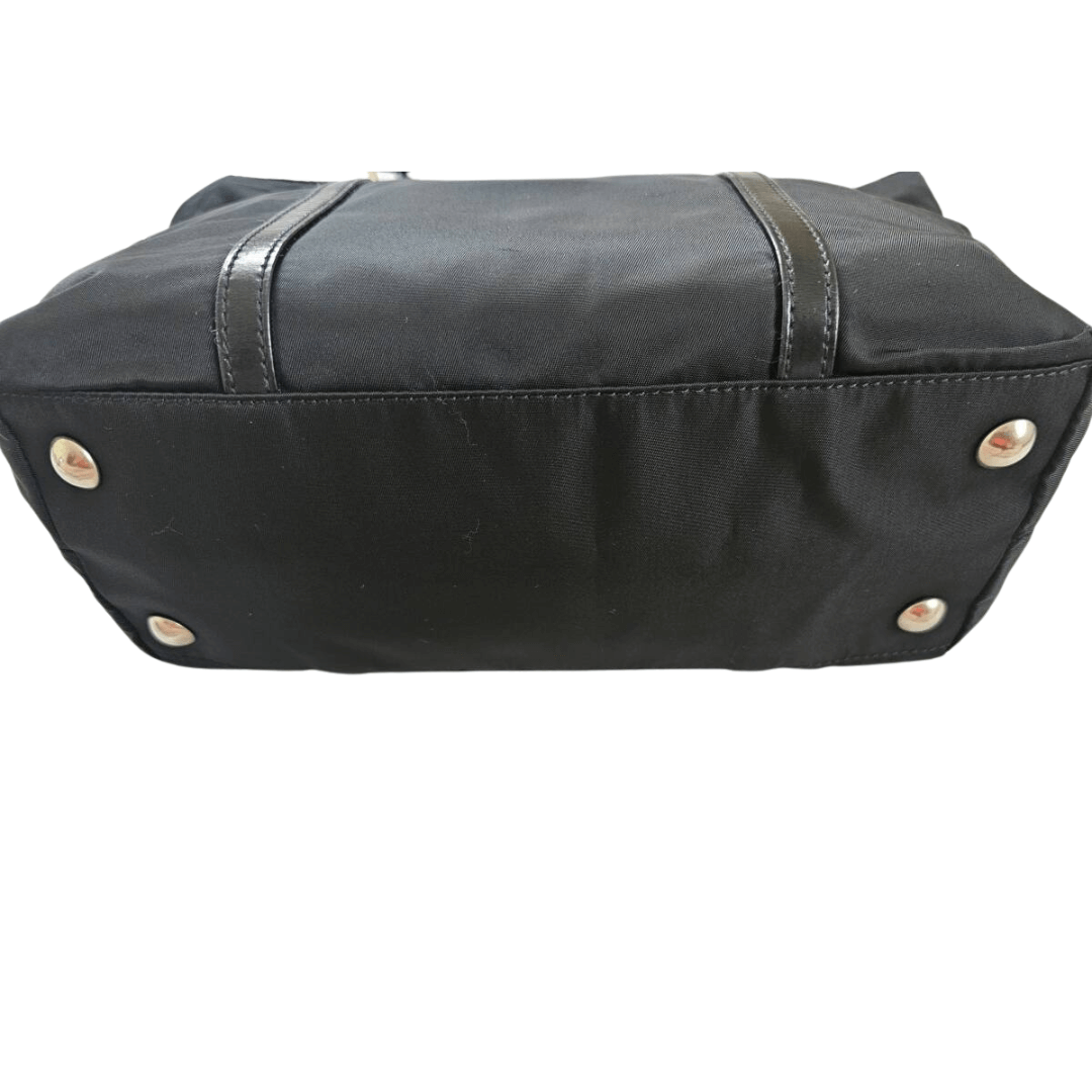 Prada Tessuto Nylon Tote sort med metalfødder – klassisk preloved dame shopper i holdbart nylon