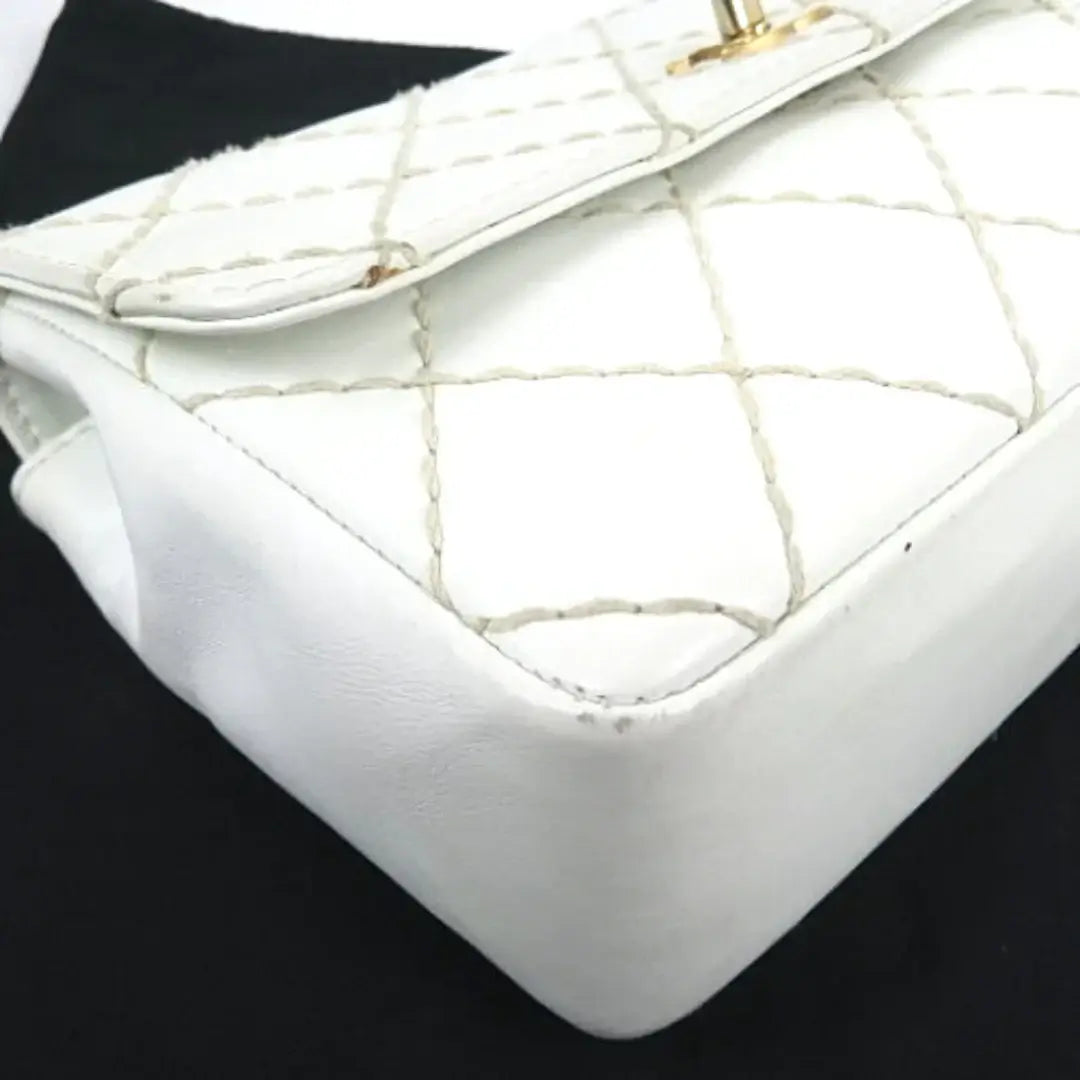 Unik Chanel Classic Medium Single Flap Taske i Hvid med 24K Guldhardware