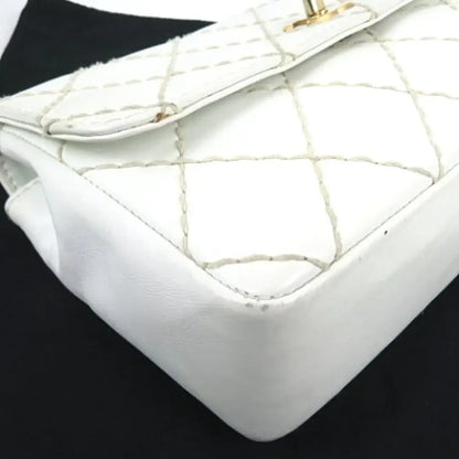Unik Chanel Classic Medium Single Flap Taske i Hvid med 24K Guldhardware
