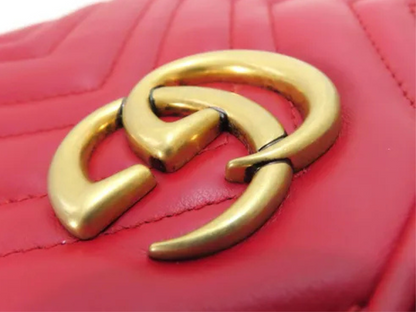 Gucci GG Marmont taske rød – hardware closeup