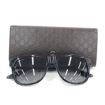 Gucci GG 3709S solbriller front i sort acetat med logo og inclusiv etui – preloved luksus eyewear