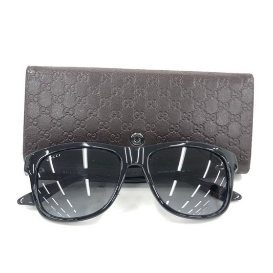 Gucci GG 3709S solbriller front i sort acetat med logo og inclusiv etui – preloved luksus eyewear