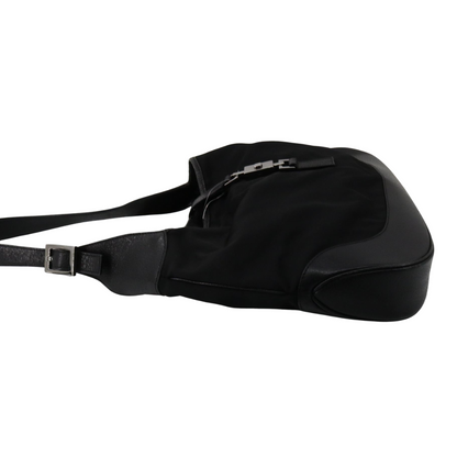 Gucci Jackie vintage skuldertaske i sort canvas – side view