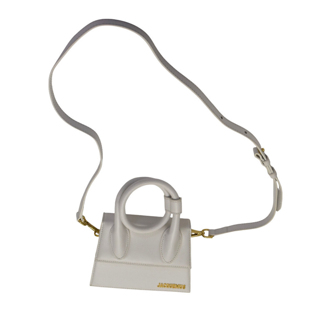 Jacquemus Le Chiquito Noeud crossbody-mod – justerbar rem og brugervenlig designstil