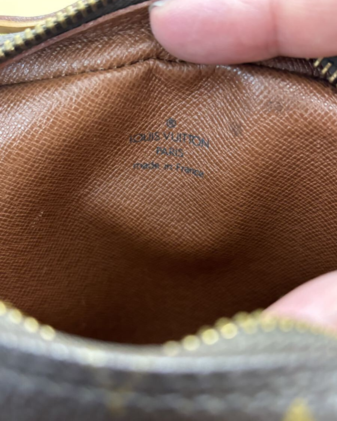 Louis Vuitton Amazone Indvendigt "Louis Vuitton Paris, made in France" præget stempel