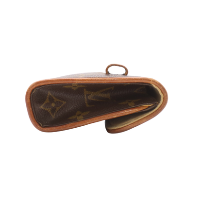 Detalje af læderkant på Louis Vuitton Florentine Pochette M51855
