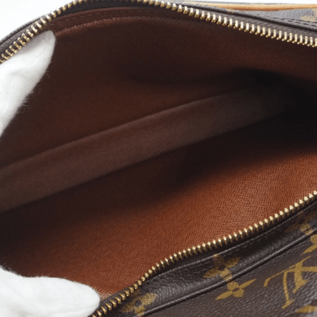Lomme og foring på Louis Vuitton Nile PM