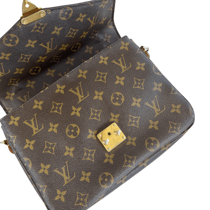 Louis Vuitton Pochette Métis monogram indvendigt rum – preloved taske med praktisk opdeling