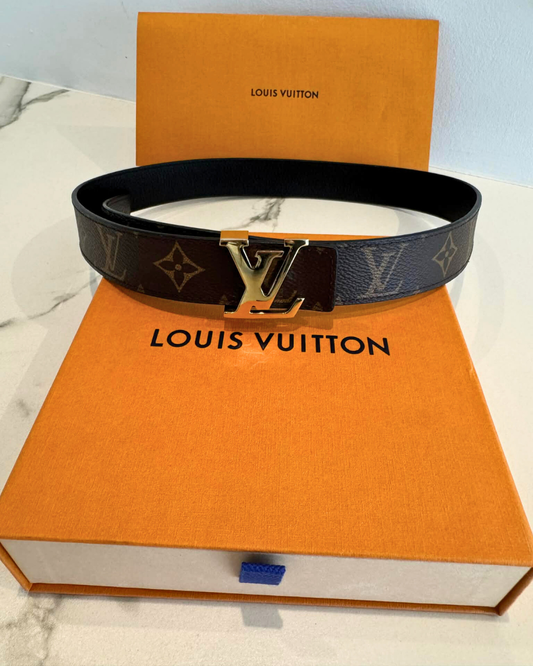 Louis Vuitton reversible belt i monogram canvas og sort læder – full set med æske