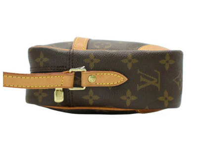 Louis Vuitton Trocadero 27 sideprofil – preloved monogram skuldertaske  og crossbody i tidløst design