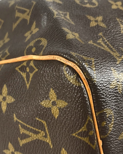 Louis Vuitton Keepall 55 vintage 1982 – hjørne og monogram closeup