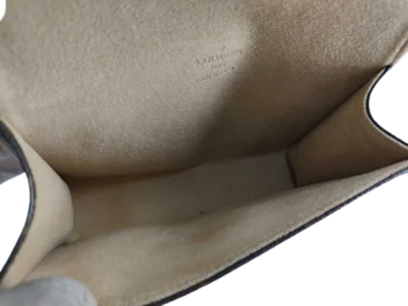 Louis Vuitton Pochette Florentine monogram – beige interiør