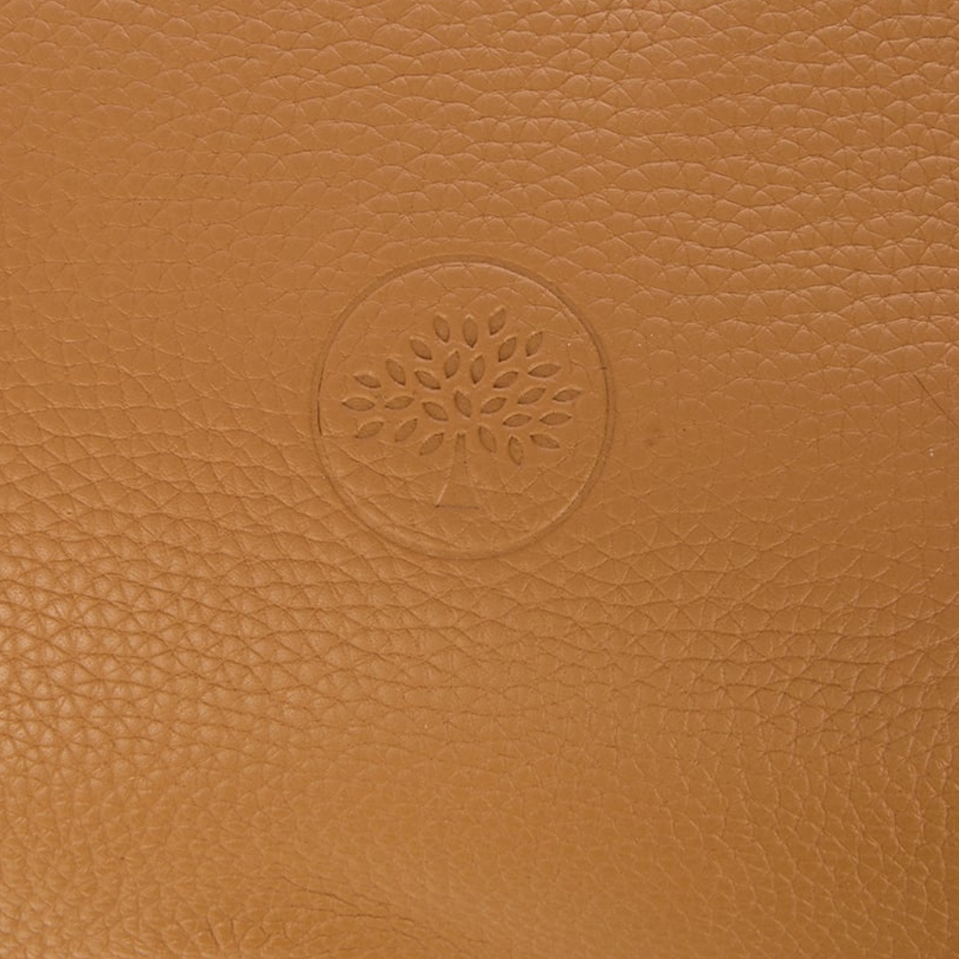 Mulberry Portobello Tote trælogo præget i læder – autenticitetsdetalje