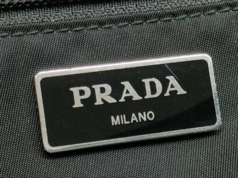 Prada bæltetaske sort nylon – inderste logo plade