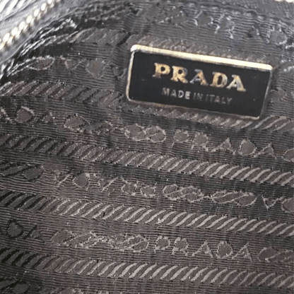 Prada Tessuto Nylon Tote indvendig mærkat – Made in Italy – preloved luksus shopper taske