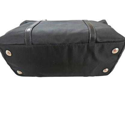 Prada Tessuto Nylon Tote sort med metalfødder – klassisk preloved dame shopper i holdbart nylon
