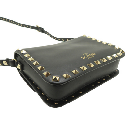Valentino Garavani Rockstud skuldertaske sort læder sidevinkel med ægthedsgaranti